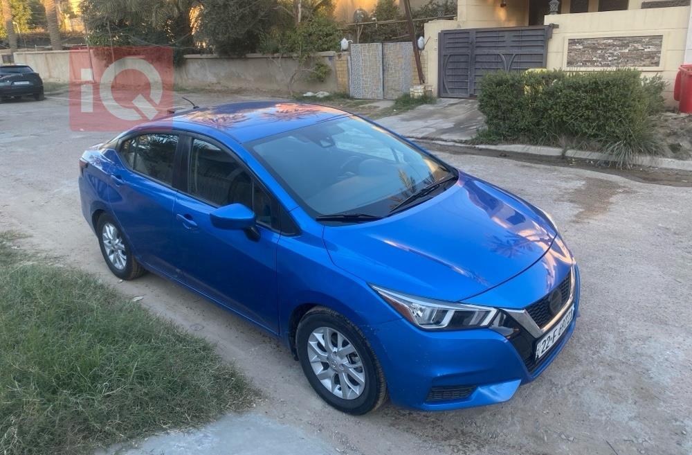 نيسان فيرسا